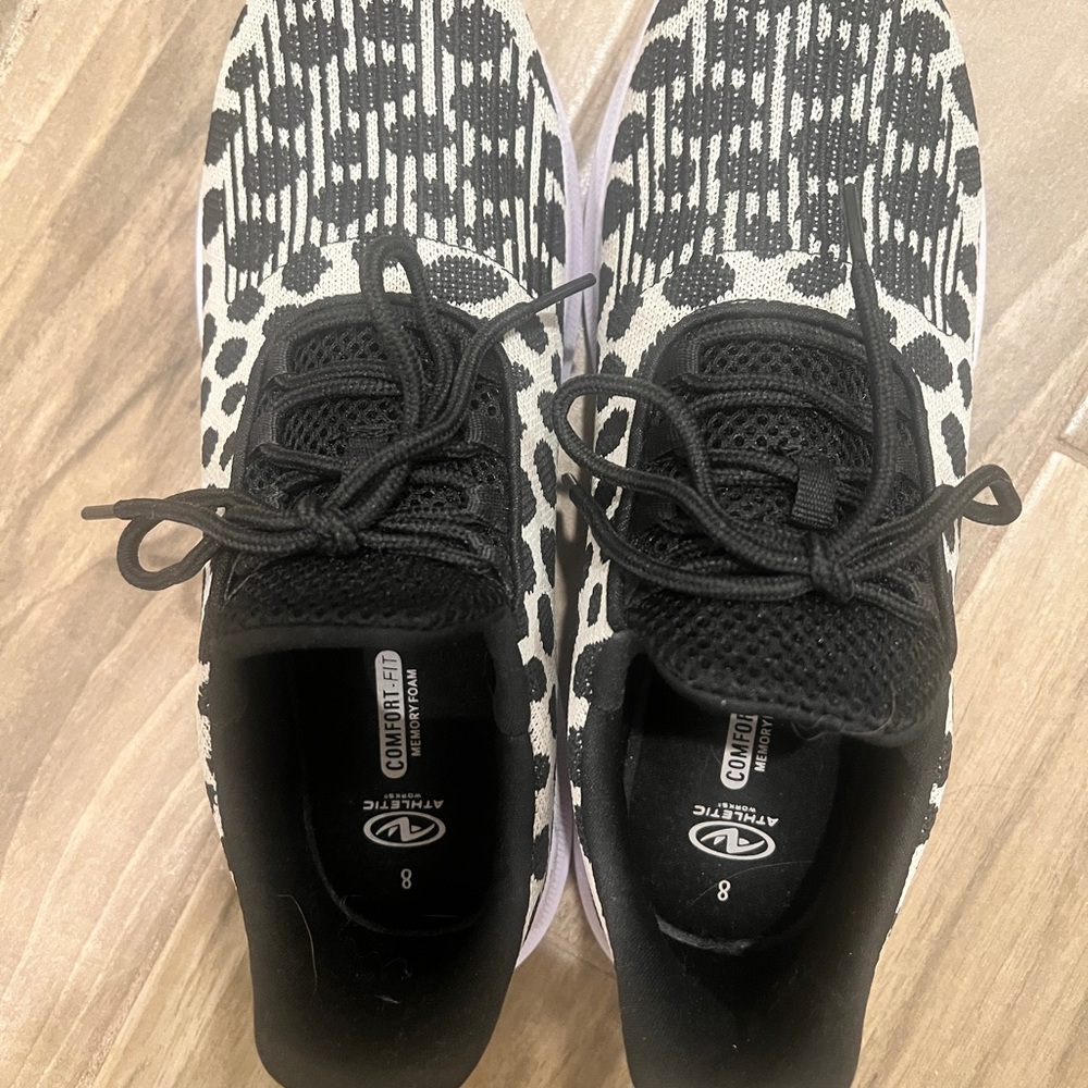 NEW Athletic Works Black and White Women's Shoes